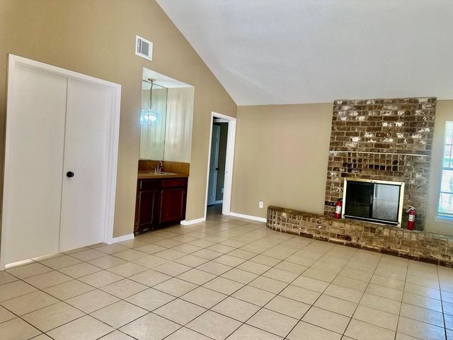 2526 Valley Forest Drive, Missouri City, TX 77489