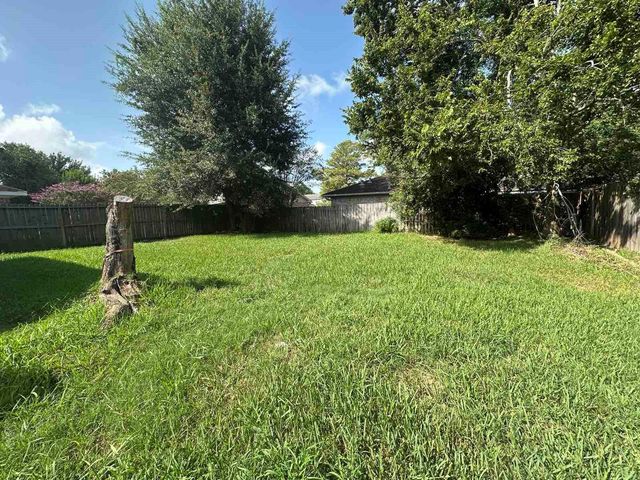 2526 Valley Forest Drive, Missouri City, TX 77489