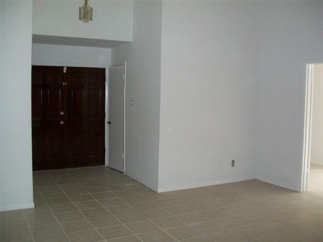 2526 Valley Forest Drive, Missouri City, TX 77489