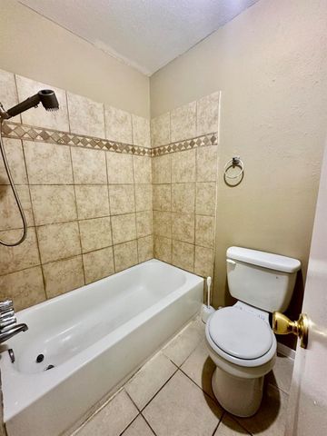 2526 Valley Forest Drive, Missouri City, TX 77489