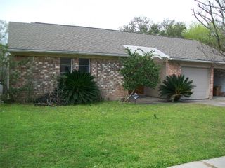 2526 Valley Forest Drive, Missouri City, TX 77489
