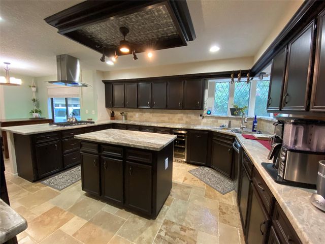 28 Tangle Brush Drive, The Woodlands, TX 77381