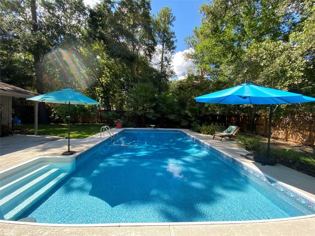 28 Tangle Brush Drive, The Woodlands, TX 77381