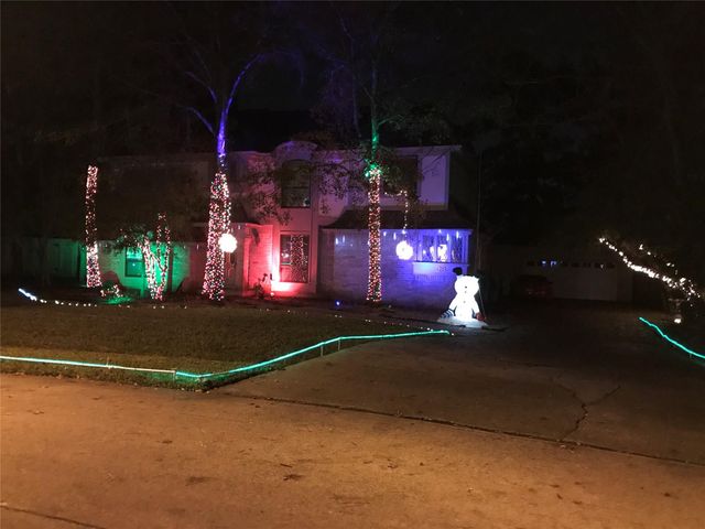 28 Tangle Brush Drive, The Woodlands, TX 77381