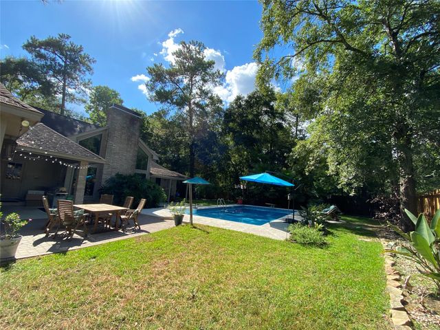 28 Tangle Brush Drive, The Woodlands, TX 77381