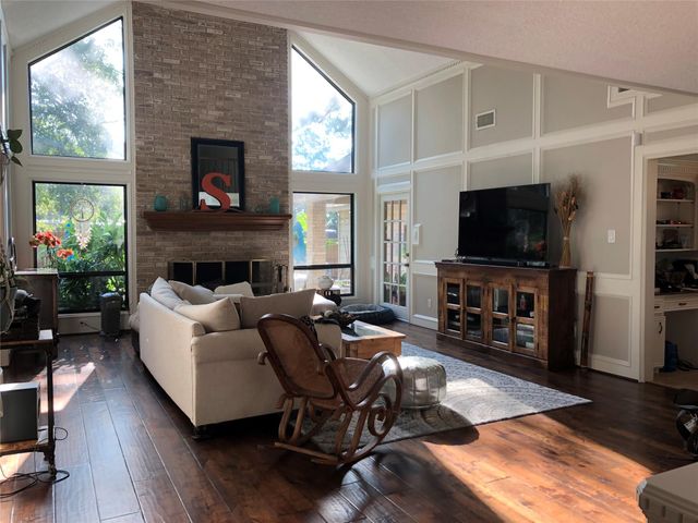 28 Tangle Brush Drive, The Woodlands, TX 77381