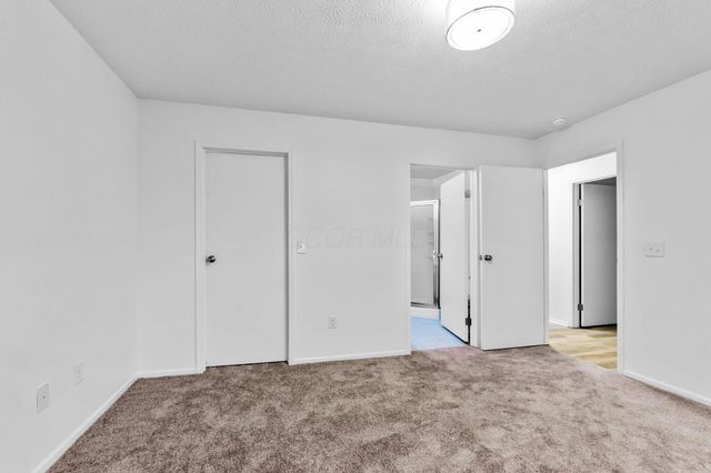 3828 Falls Circle Drive, 22, Hilliard, OH 43026