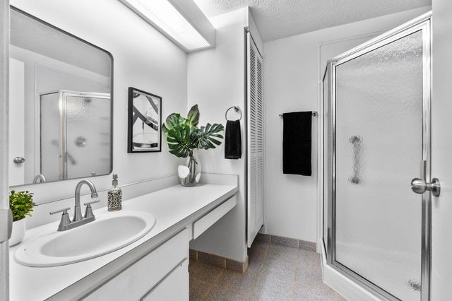 3828 Falls Circle Drive, 22, Hilliard, OH 43026