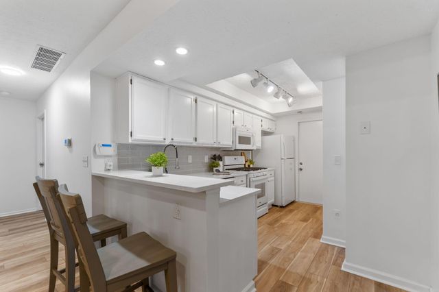 3828 Falls Circle Drive, 22, Hilliard, OH 43026