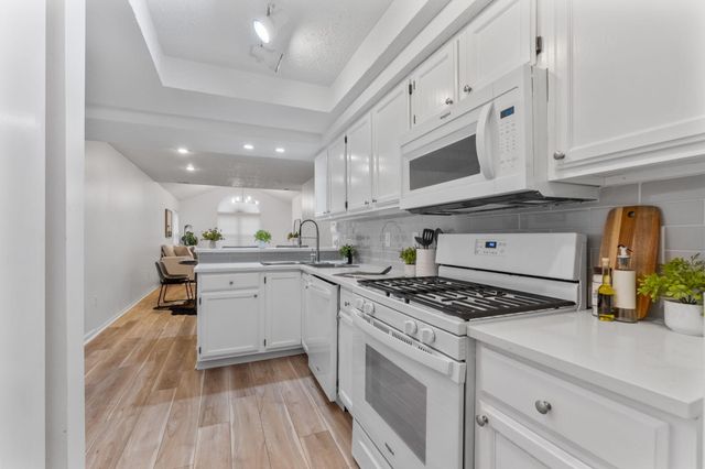 3828 Falls Circle Drive, 22, Hilliard, OH 43026