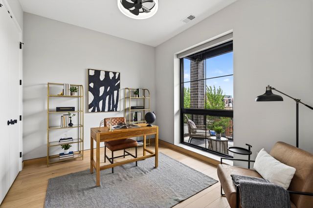2024 W Irving Park Road 302, Chicago, IL 60618