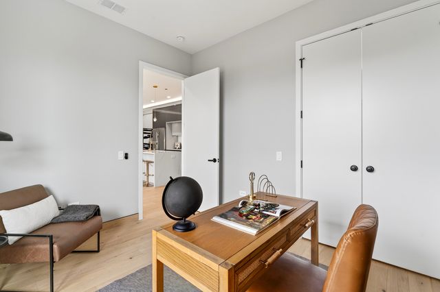 2024 W Irving Park Road 302, Chicago, IL 60618