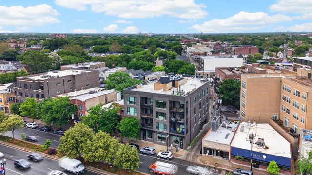 2024 W Irving Park Road 302, Chicago, IL 60618