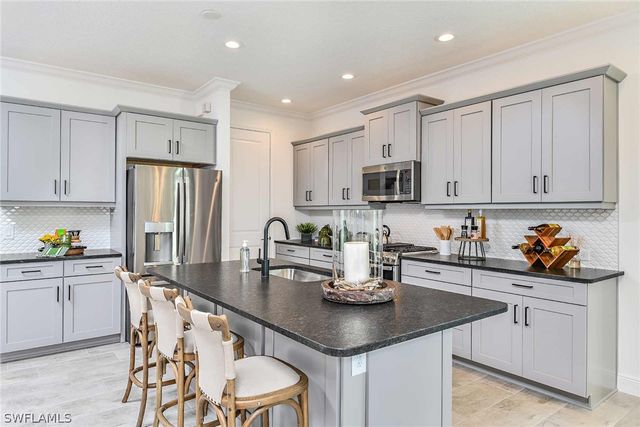 3062 Heritage Pines DR, Fort Myers, FL 33905