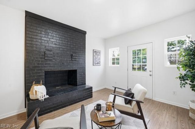 1013 Hunting Hill LN, Virginia Beach, VA 23455