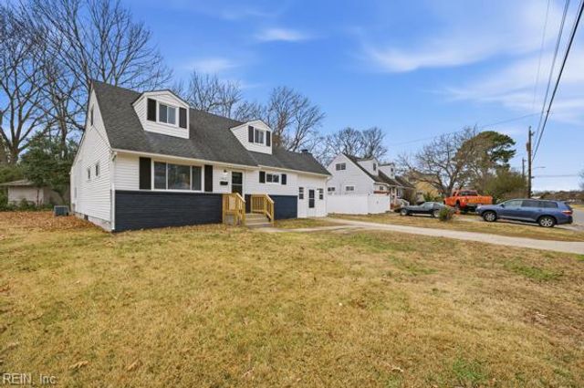 1013 Hunting Hill LN, Virginia Beach, VA 23455