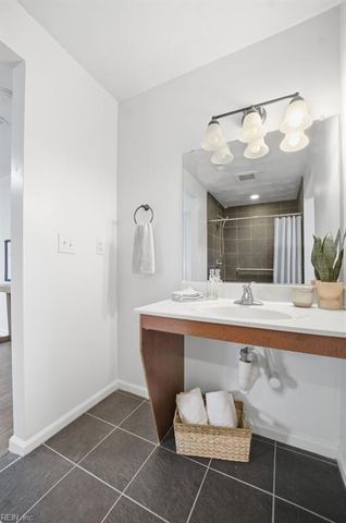 1013 Hunting Hill LN, Virginia Beach, VA 23455