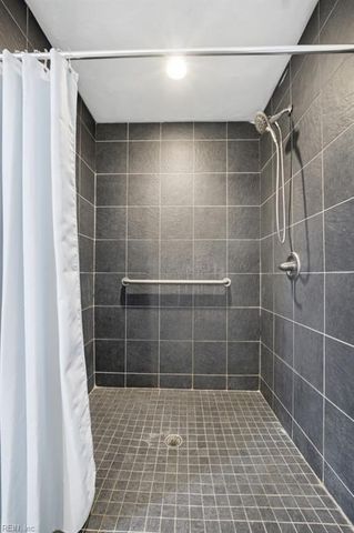 1013 Hunting Hill LN, Virginia Beach, VA 23455