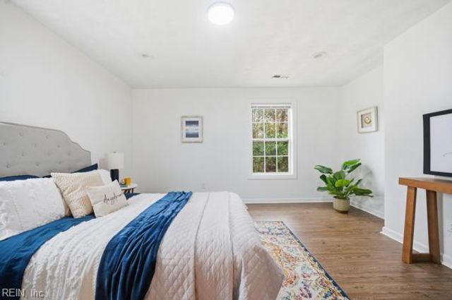 1013 Hunting Hill LN, Virginia Beach, VA 23455