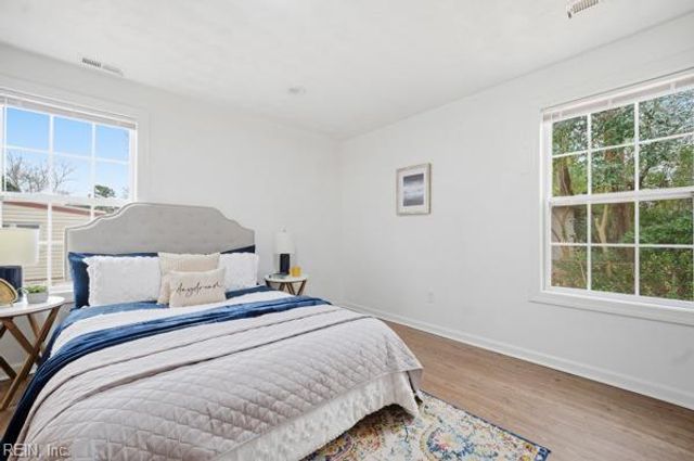 1013 Hunting Hill LN, Virginia Beach, VA 23455