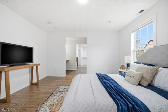 1013 Hunting Hill LN, Virginia Beach, VA 23455