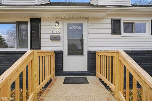 1013 Hunting Hill LN, Virginia Beach, VA 23455