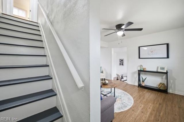 1013 Hunting Hill LN, Virginia Beach, VA 23455