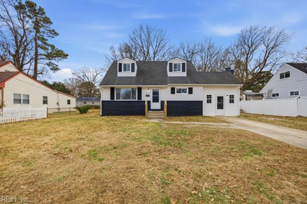 1013 Hunting Hill LN, Virginia Beach, VA 23455