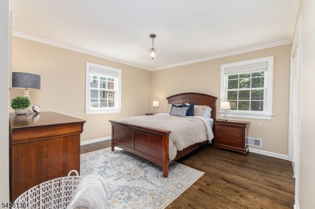 21 Crestwood Dr, Chatham Twp., NJ 07928