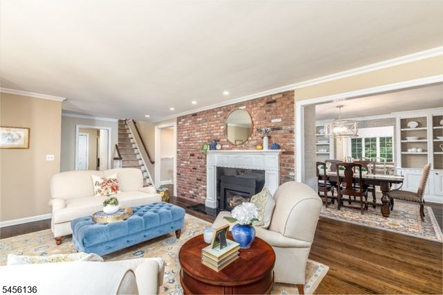 21 Crestwood Dr, Chatham Twp., NJ 07928