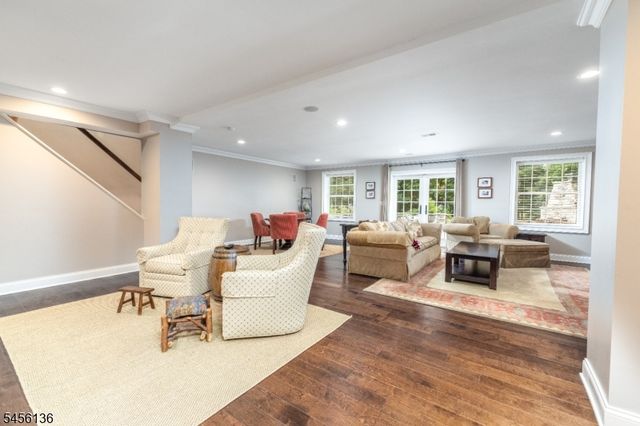 21 Crestwood Dr, Chatham Twp., NJ 07928