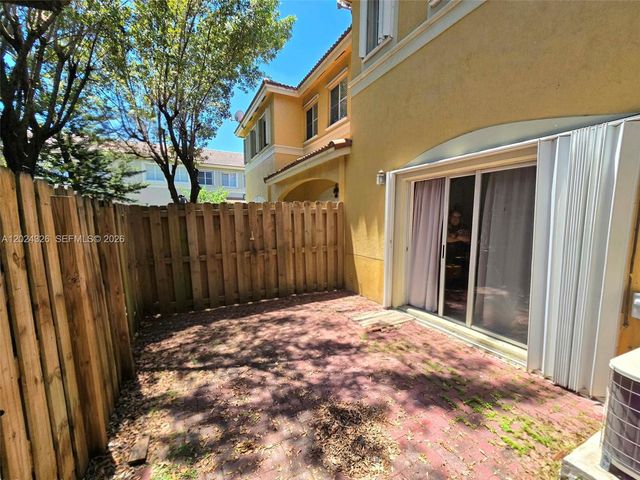 10778 NW 84th St 4-27, Doral, FL 33178
