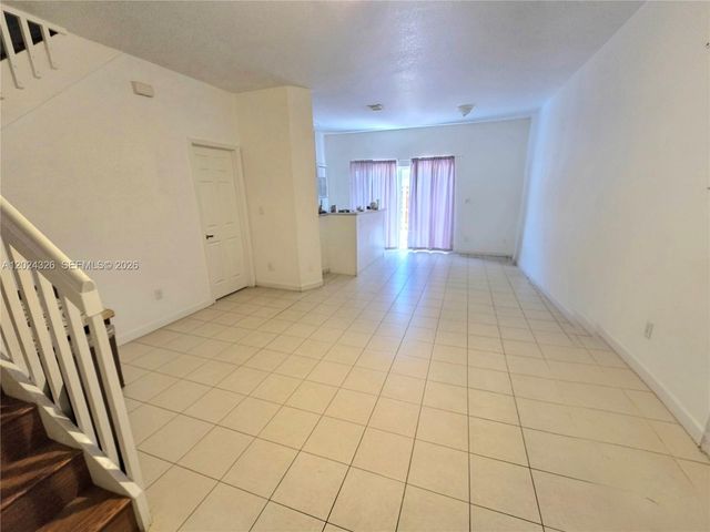 10778 NW 84th St 4-27, Doral, FL 33178
