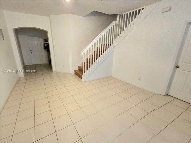 10778 NW 84th St 4-27, Doral, FL 33178