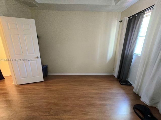 10778 NW 84th St 4-27, Doral, FL 33178