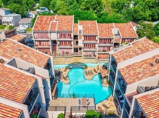 1111 W 46th Street 8, Kansas City, MO 64112