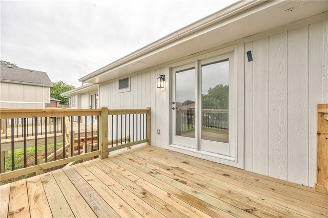 1105 Brookside Place, Raymore, MO 64083