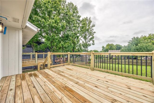 1105 Brookside Place, Raymore, MO 64083