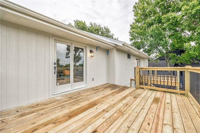 1105 Brookside Place, Raymore, MO 64083