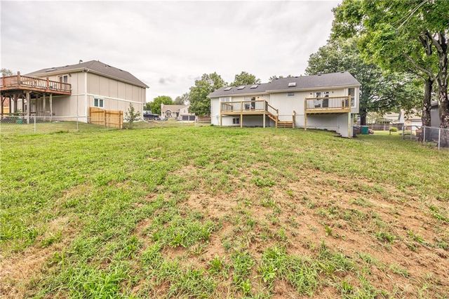 1105 Brookside Place, Raymore, MO 64083
