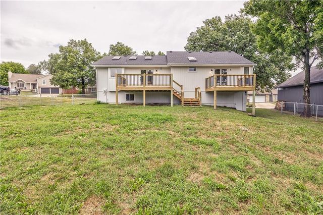 1105 Brookside Place, Raymore, MO 64083