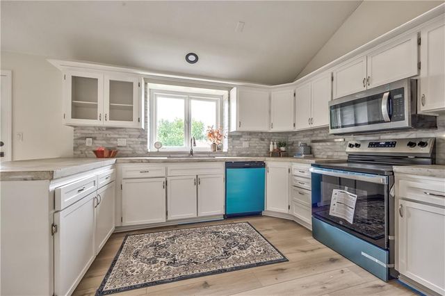1105 Brookside Place, Raymore, MO 64083