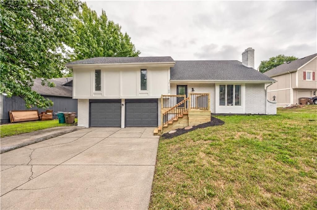 1105 Brookside Place, Raymore, MO 64083
