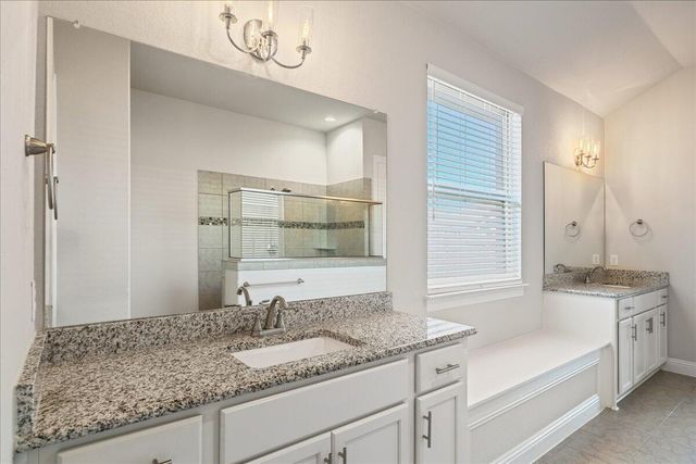 108 Strata DR, Liberty Hill, TX 78642