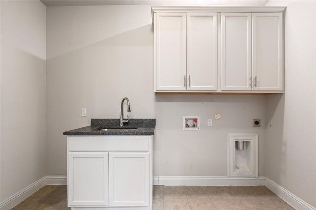 108 Strata DR, Liberty Hill, TX 78642