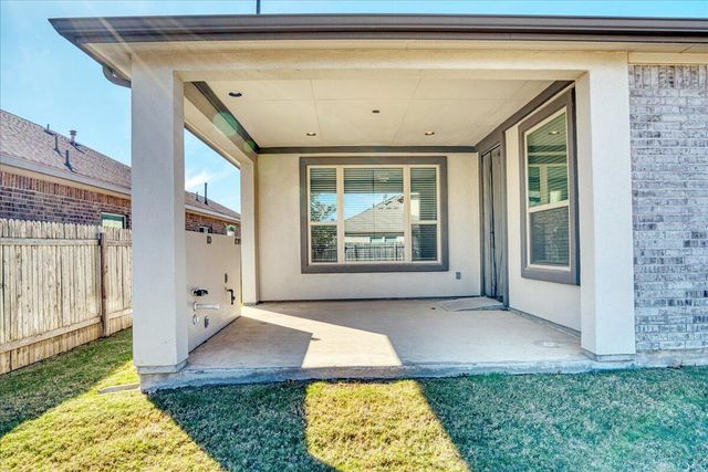 108 Strata DR, Liberty Hill, TX 78642