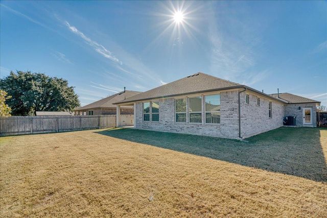 108 Strata DR, Liberty Hill, TX 78642