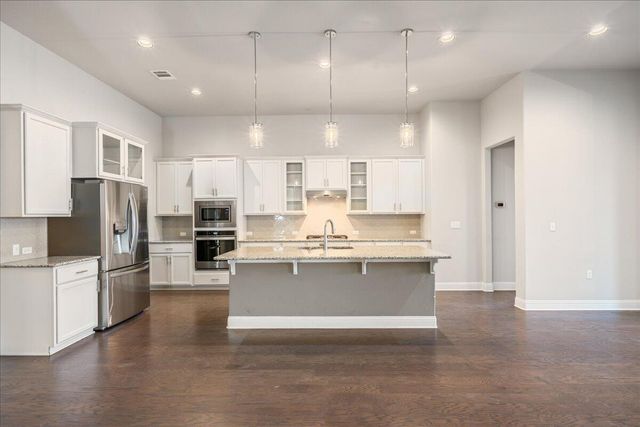 108 Strata DR, Liberty Hill, TX 78642