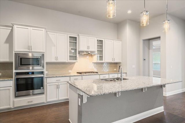 108 Strata DR, Liberty Hill, TX 78642