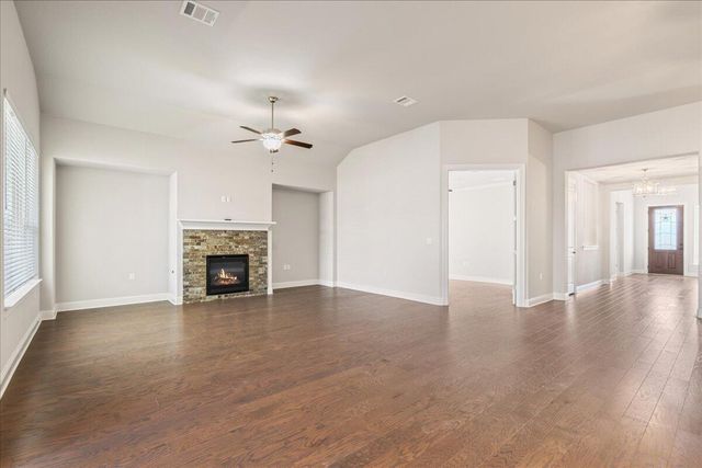 108 Strata DR, Liberty Hill, TX 78642